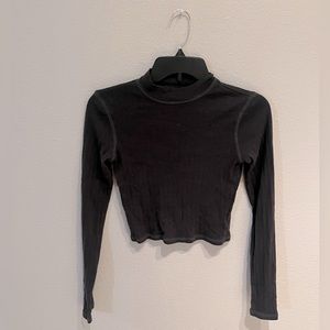 American Eagle dark grey cropped long sleeve